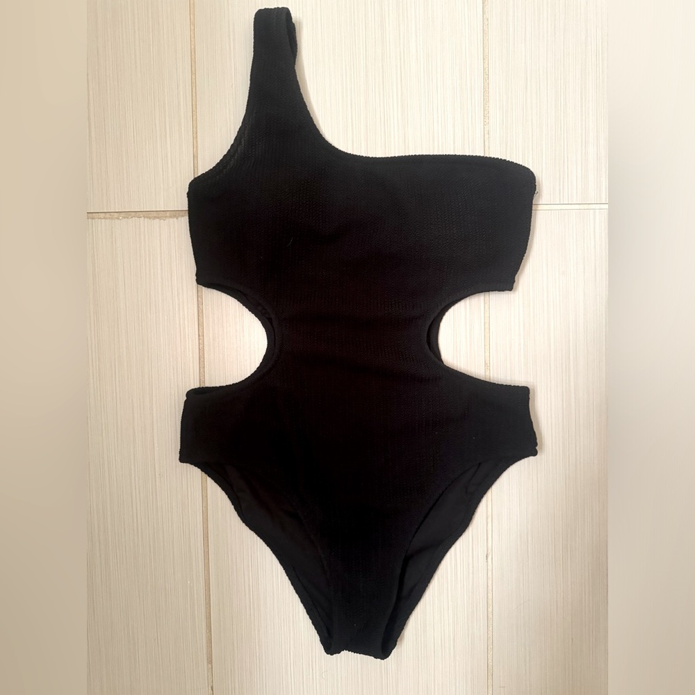 Victoria’s Secret PINK one piece cut-out bathing suit. Size Medium.